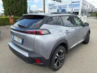Usado Peugeot 2008 Allure 131 CV (96 kW) 2022 Gris SUV