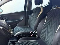 Usata Lancia Ypsilon Gold 69 CV (50 kW) 2018 Blu/azzurro Utilitaria