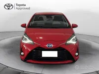 Usata Toyota Yaris Hybrid Active 101 CV (74 kW) 2019 Rosso met Berlina
