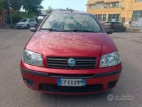 Usata Fiat Punto 60 CV (44 kW) 2004 Rosso Utilitaria