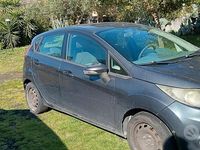 Usata Ford Fiesta 96 CV (70 kW) 2011 Grigio Utilitaria