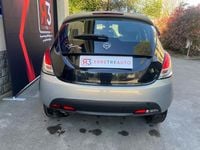 Usata Lancia Ypsilon Platinum 69 CV (50 kW) 2014 Argento Utilitaria
