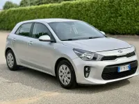 Gebraucht Kia Rio 84 PS (61 kW) 2017 Grau Limousine