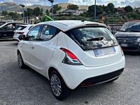 Usata Lancia Ypsilon 70 CV (51 kW) 2022 Bianco Utilitaria