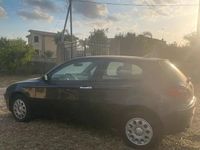 Usata Alfa Romeo 147 120 CV (88 kW) 2000 Nero Utilitaria