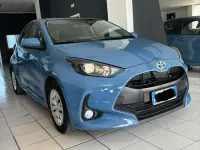 Usata Toyota Yaris Hybrid Active 116 CV (85 kW) 2021 Blu Berlina