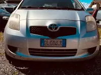 Usado Toyota Yaris Sol 69 CV (50 kW) 2007 Gris Utilitario