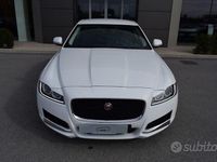 Usata Jaguar XF Prestige 180 CV (132 kW) 2016 Bianco Berlina