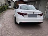Usata Alfa Romeo Giulia 150 CV (110 kW) 2017 Bianco Berlina