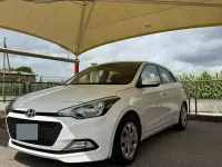 Usata Hyundai i20 75 CV (55 kW) 2018 Bianco Berlina