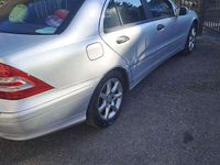 Usata Mercedes C220 Elegance 150 CV (110 kW) 2006 Argento Berlina