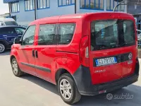Usata Fiat Doblò Easy 90 CV (66 kW) 2022 Rosso Monovolume