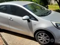 Käytetty Kia Rio 85 HP (62 kW) 2015 Harmaa Sedan