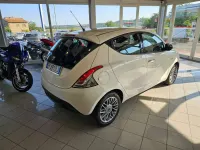 Usata Lancia Ypsilon Gold 95 CV (69 kW) 2012 Bianco Utilitaria