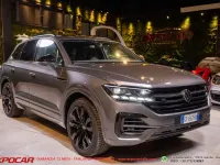 Usata VW Touareg R 462 CV (339 kW) 2023 Grigio SUV