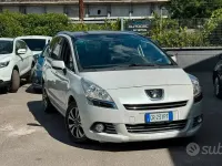 Usata Peugeot 5008 Business-Line 115 CV (84 kW) 2013 Bianco Monovolume
