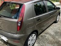 Usata Fiat Punto Active 69 CV (50 kW) 2006 Marrone Berlina