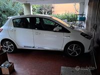 Usata Toyota Yaris Style 100 CV (73 kW) 2018 Bianco Berlina
