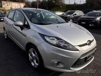 Usata Ford Fiesta Titanium 70 CV (51 kW) 2012 Grigio Utilitaria