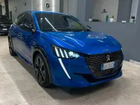 Usata Peugeot 208 GT 131 CV (96 kW) 2022 Bluazzurro Utilitaria