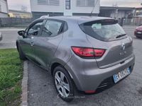 Usado Renault Clio IV 90 CV (66 kW) 2013 Gris Berlina