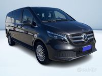 Usata Mercedes V250 Avantgarde 190 CV (139 kW) 2024 Grigio scuro metallizzato Monovolume