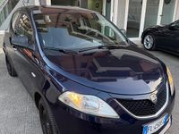 Usata Lancia Ypsilon Silver 69 CV (50 kW) 2017 Blu Utilitaria