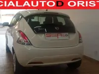 Usata Lancia Ypsilon 95 CV (69 kW) 2016 Bianco Utilitaria