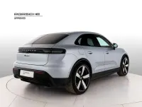 Usata Porsche Macan 144 kW (197 CV) 2025 Argento dolomite metallizzato SUV