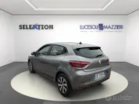 Usata Renault Clio V Equilibre 91 CV (66 kW) 2023 Grigio Berlina