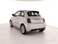 Usata Fiat 500e 86 kW (118 CV) 2024 Verde Berlina
