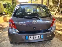 Usata Toyota Yaris 69 CV (50 kW) 2010 Grigio Utilitaria