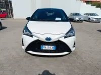 Usata Toyota Yaris Hybrid Style 73 CV (53 kW) 2018 Bianco Berlina