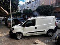 Usata Fiat Doblò 105 CV (77 kW) 2021 Bianco Monovolume