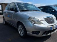 Usata Lancia Ypsilon 69 CV (50 kW) 2011 Grigio Utilitaria
