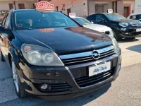 Usata Opel Astra Club 101 CV (74 kW) 2004 Nero Berlina