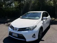 Usata Toyota Auris Hybrid Lounge 99 CV (72 kW) 2015 Berlina
