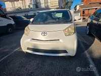 Usata Toyota iQ 68 CV (50 kW) 2010 Bianco Utilitaria
