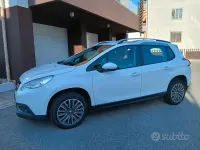 Usata Peugeot 2008 Active 68 CV (50 kW) 2013 Bianco SUV
