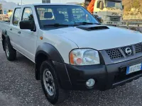 Usata Nissan Navara 133 CV (97 kW) 2011 Bianco Pick-up