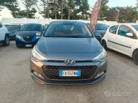 Usata Hyundai i20 Comfort 84 CV (61 kW) 2015 Grigio Berlina