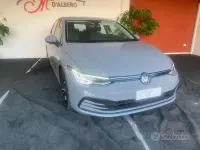 Usata VW Golf VIII Life 110 CV (80 kW) 2020 Grigio Berlina