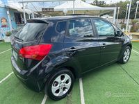 Usata Kia Venga Active 128 CV (94 kW) 2014 Nero Utilitaria