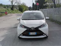 Begagnad Toyota Aygo X-wave 69 HK (50 kW) 2016 Vit Halvkombi