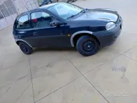 Usata Opel Corsa 45 CV (33 kW) 1997 Nero Utilitaria