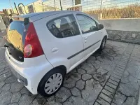 Usata Peugeot 107 Allure 68 CV (50 kW) 2010 Utilitaria