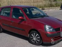 Usata Renault Clio II 98 CV (72 kW) 2002 Rosso Berlina
