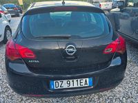 Usata Opel Astra 100 CV (73 kW) 2010 Nero Berlina