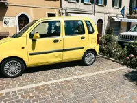 Usata Opel Agila 75 CV (55 kW) 2003 Giallo Monovolume