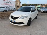 Usado Lancia Ypsilon Gold 69 HP (50 kW) 2019 Branco Citadino